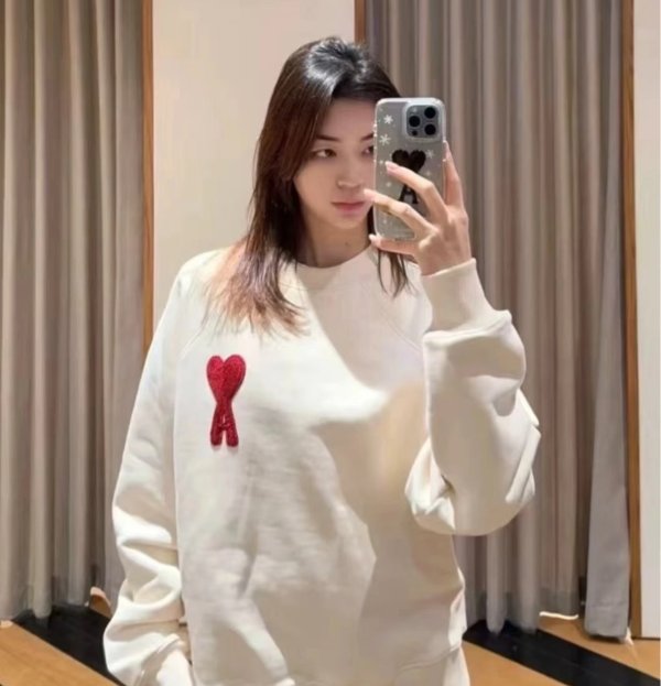 Ami De Coeur 贴花卫衣