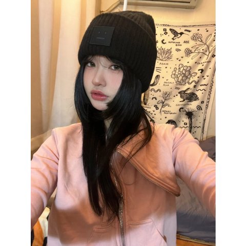  大号标志黑色毛帽