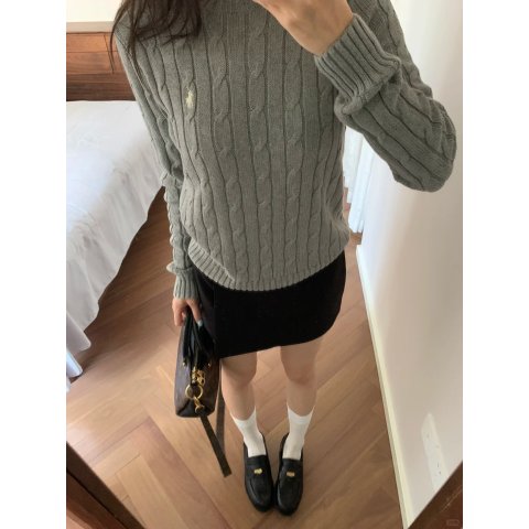 棉质麻花针织圆领毛衣