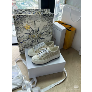 Dior Walk n Dior 厚底运动鞋