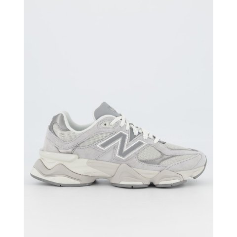 New Balance 9060 灰色运动鞋