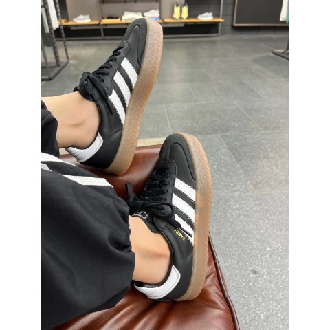 adidas OriginalsJennie同款黑Sambae板鞋