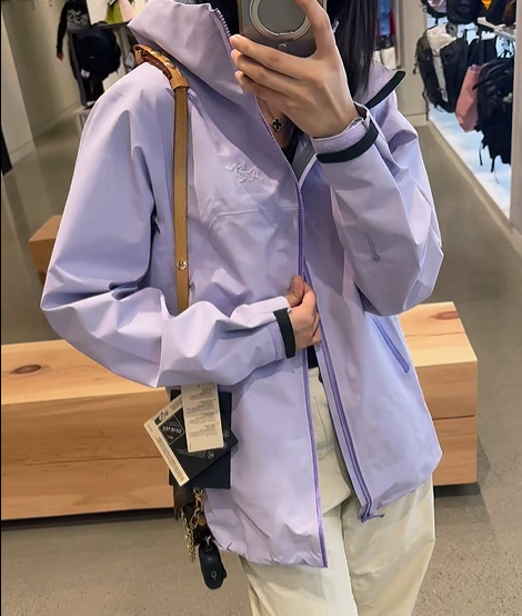 Beta 女款夹克