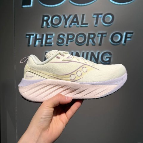 SauconyTriumph 22 女款跑鞋