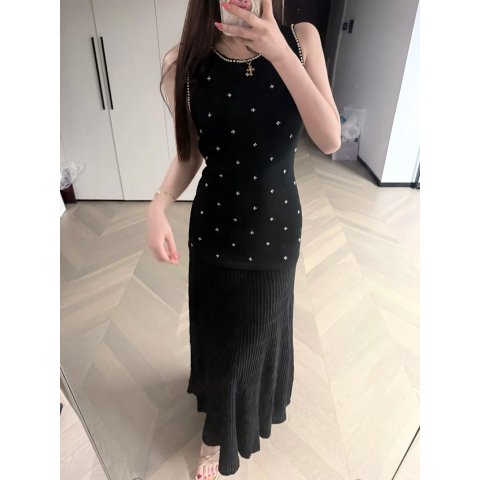黑色花卉长裙