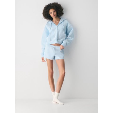 Aritzia Cozy 卫衣面料低腰短裤