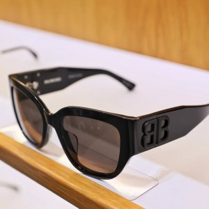 BALENCIAGA Bossy 猫眼太阳镜