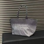 SSENSE 托特包合集 | 长期主义进 马吉拉三角包$327