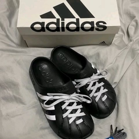 Adilette Clog 2.0 经典款
