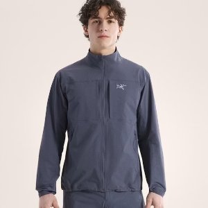 Gamma 轻量夹克$300