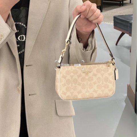 Nolita 19 手拿包 帆布