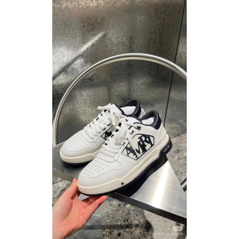 经典黑白低帮休闲鞋