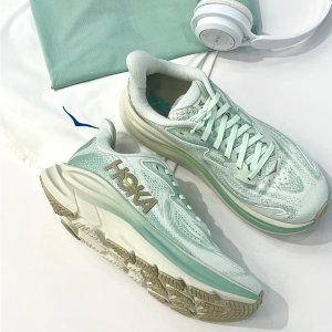 升级7折起 封面清新绿$104手慢无：HOKA 多款首降⚡Clifton 10 系列仅$144