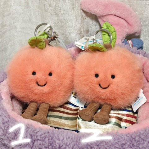 Jellycat桃子挂件
