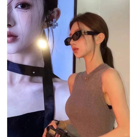 Miu Miu EyewearMiu Miu 椭圆框太阳镜