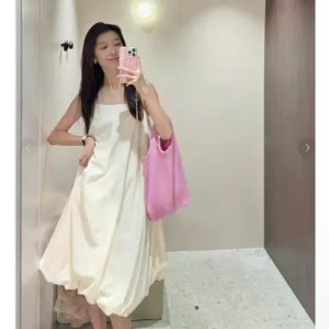 泡泡裙摆连衣裙