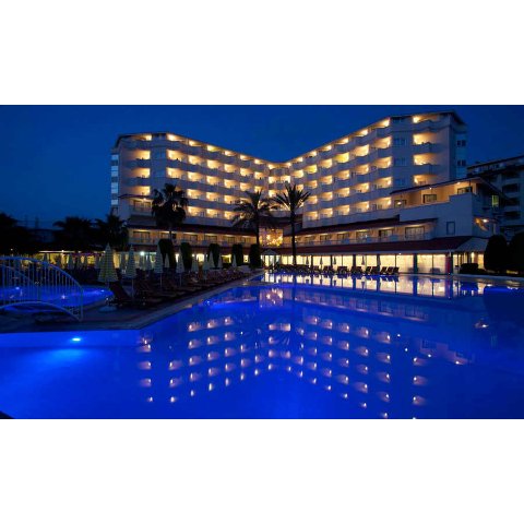 lastminute Febeach 酒店 4晚 含早