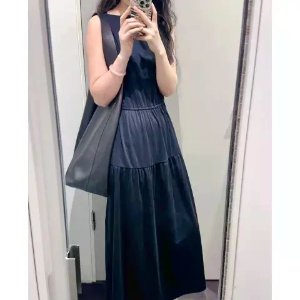 U领褶皱中长裙
