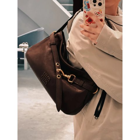 Miu MiuMiu Miu Aventure 皮革单肩包 棕色
