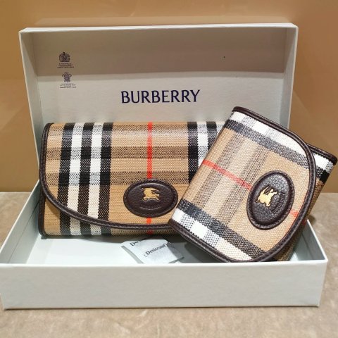 Burberry短款Burberry Highlands 紧凑型钱包 皮革拼接 米色