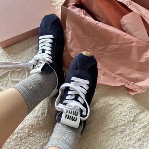 Miu Miu拼一点棕色麂皮Miu Miu 尼龙运动鞋 麂皮拼接