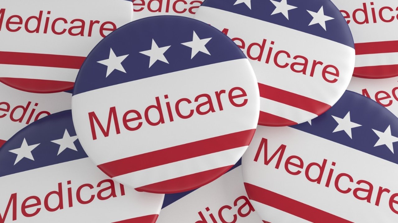 红蓝卡 Medicare 美国退休医疗保险 2022 | 明年Part B保费将暴涨14.5%，父母申请红蓝卡注意事项、截止时间和费用详解