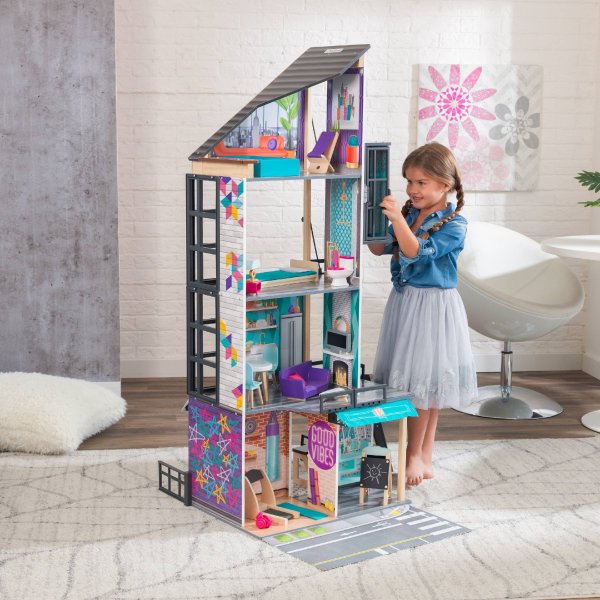 Bianca City Life Dollhouse with 26 accessories included