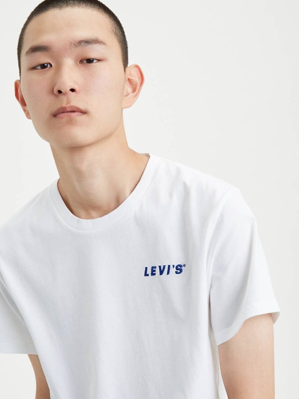 Levi’s® Chest Patch Logo Tee Shirt