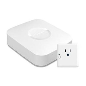 Samsung SmartThings Hub and Outlet Bundle