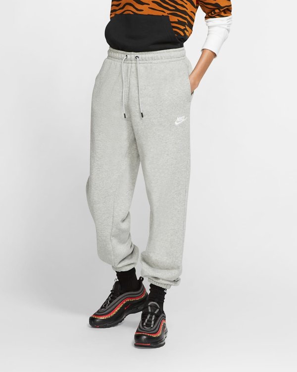 Sportswear Essential Women's Fleece Pants..com