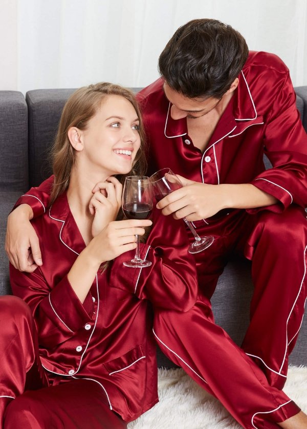 22 Momme Chic Trimmed Silk Couple Pajamas Sets
