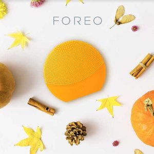 FOREO LUNA play plus: Portable Facial Cleansing Brush