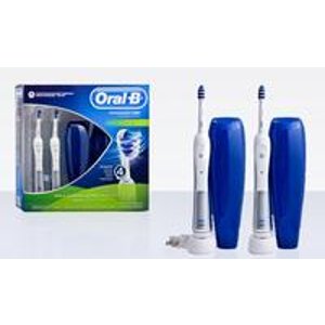 两把（一套） Oral B 深层清洁4000电动牙刷
