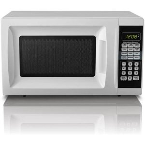 Hamilton Beach 0.7 Cu. Ft. Black Microwave Oven
