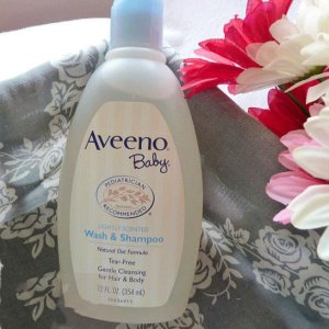 Aveeno Baby Wash & Shampoo with Natural Oat Extract 18 Ounce