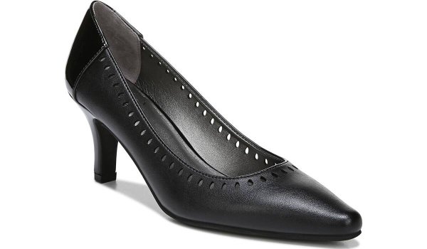 LifeStride Women's Kelso Medium/Wide Pump Black, Heels, Famous Footwear