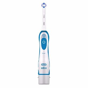 Oral-B Pro-Health Precision Clean Battery Toothbrush for Superior Plaque Removal and Healthy Gums, Pack of 1
