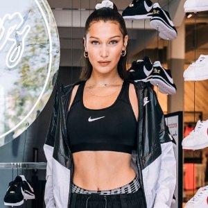 Last Day: Women's Sports Bra On Sale @ Nike