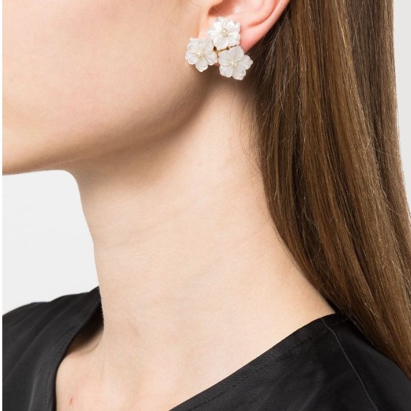Marti pearl stud earrings