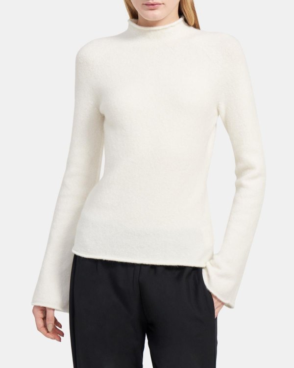 Seamless Pullover in Cloud Wool