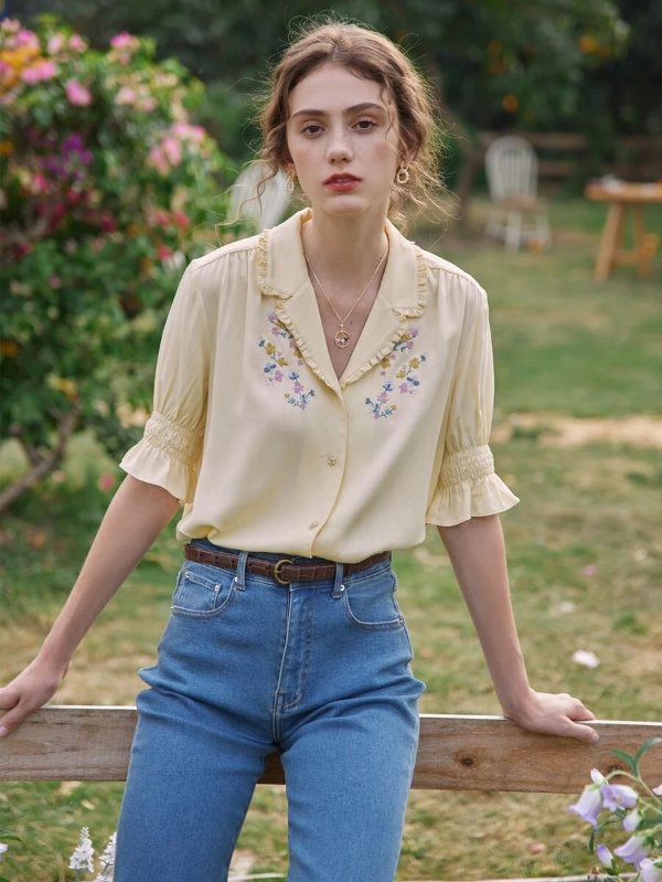 Simple Retro Floral Embroidered Frilled Shirred Puff Sleeve Blouse