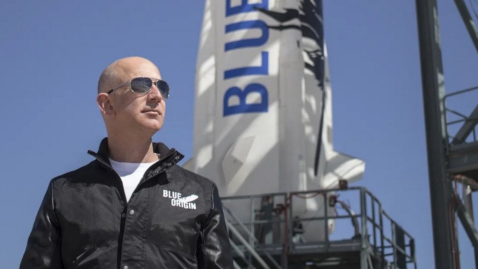 亚马逊创办人Jeff Bezos贝佐斯首次太空之旅圆满结束，已平安返回！