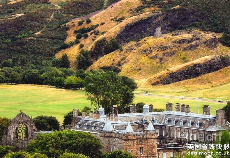 holyrood-park-edinburgh-yvonne-johnstone
