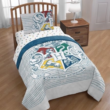 Hogwarts Crest Bed in a Bag Bedding Set w/ Reversible Comforter
