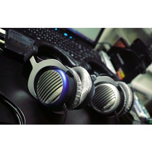 Beyerdynamic DT 990 PRO 250 OHM Headphones