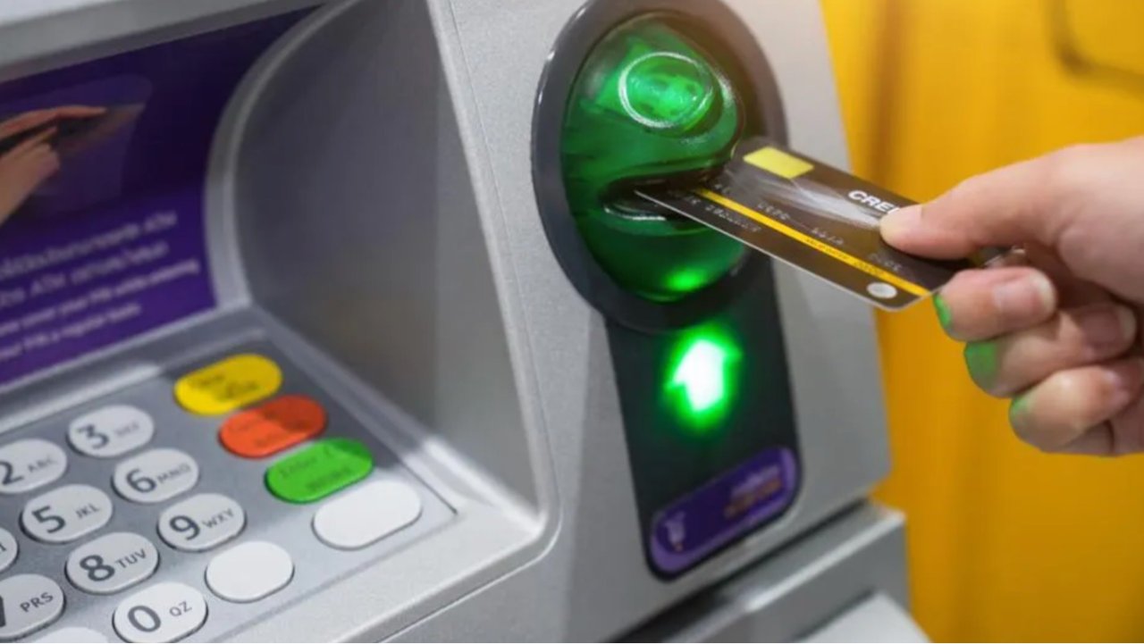ATM取款一定先检查！加州8000张卡被盗刷，数千人受害