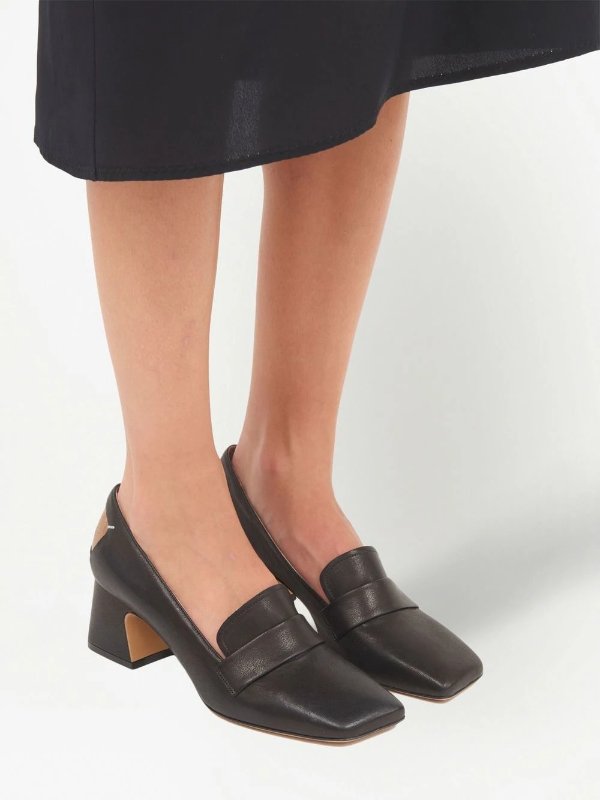 four-stitches leather loafers