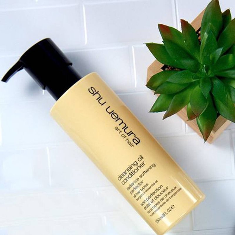 shu-uemura-art-of-hair-cleansing-oil-conditioner-alt-image.jpg