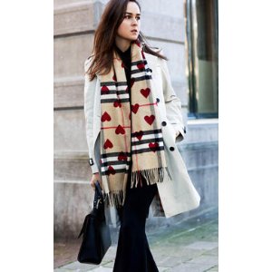 Burberry Classic Cashmere Scarf in Check and Hearts