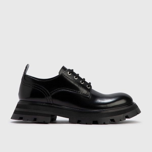 Wander Lace Up Oxford Shoe